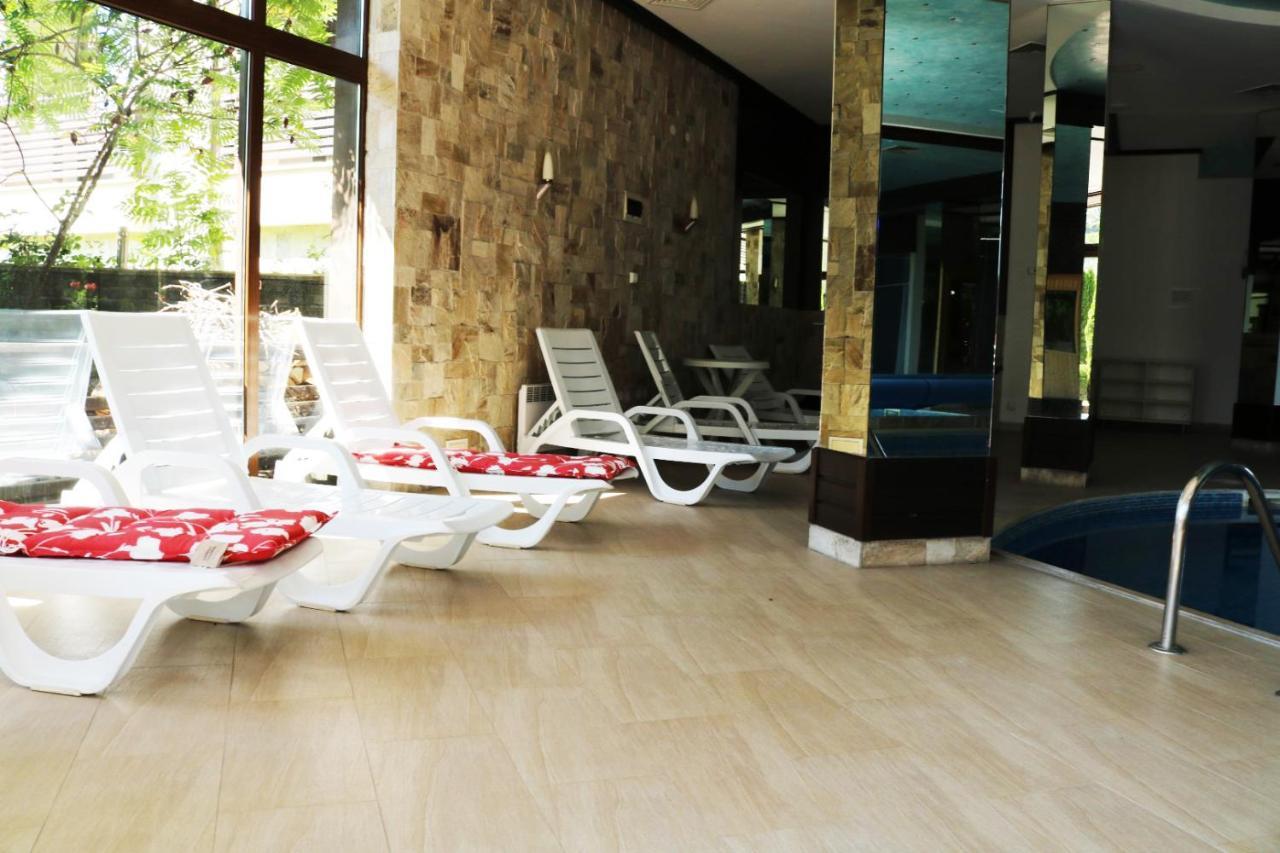 Private Apartments In Alpine Lodge Bansko Bagian luar foto